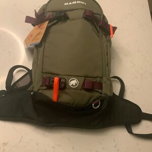 Mammut Olive Green Nirvana 18L Men’s Snowsports Backpack